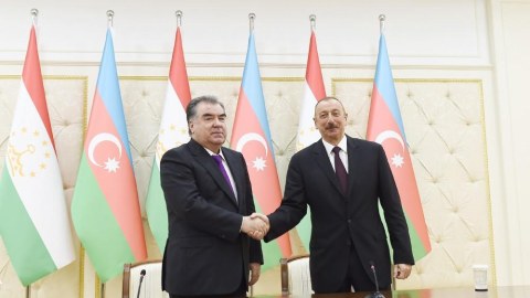 Emoməli Rəhmondan Prezidentə TƏBRİK