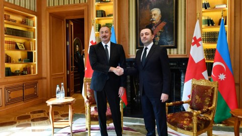 Qaribaşvili İlham Əliyevi təbrik etdi 