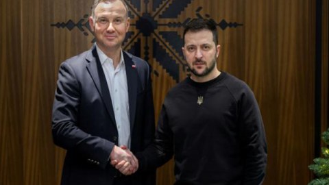 Zelenski polşalı həmkarı ilə görüşdü 
