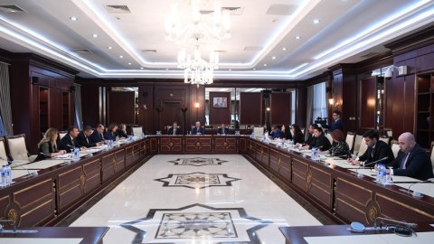 Təhsillə bağlı qanunlar plenar iclasa tövsiyə olundu 