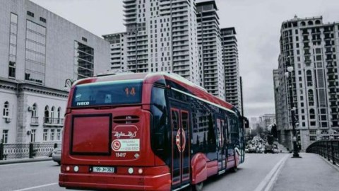 Avtobuslar şənbə günü də TIXACDA qalıb