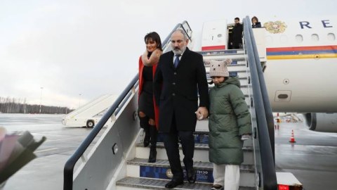 Paşinyan arvadı və qızını da Sankt-Peterburqa aparıb - FOTO