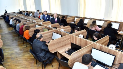 Ədliyyə orqanlarına qəbulla bağlı test imtahanı keçirilib