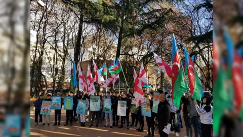 Tbilisidə Laçın yolundakı etirazlara dəstək AKSİYASI 