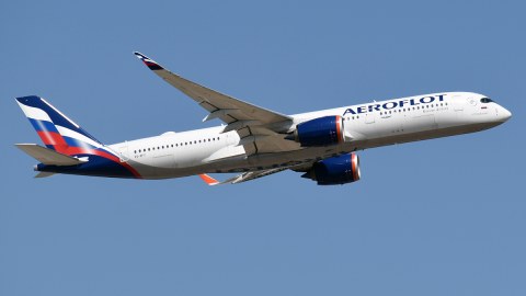 “Aeroflot”un 13 sərnişin təyyarəsi xaricdə həbs edilib