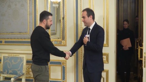 Fransa müdafiə naziri Zelenski ilə görüşdü 