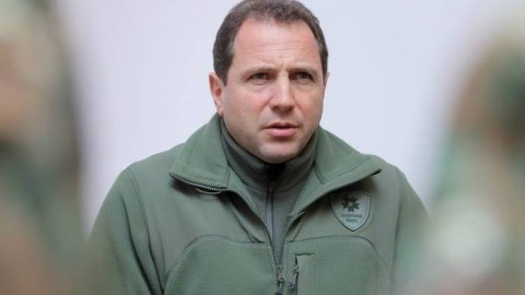 Eks-müdafiə nazirinin vəsatəti rədd edildi - Həbsdə qalacaq