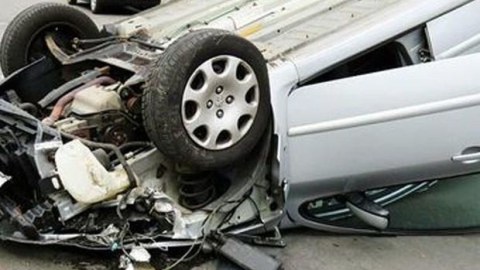 Abşeronda BMW aşdı - Yaralılar var 