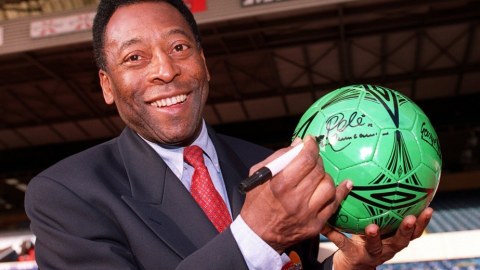 Əfsanəvi futbolçu Pele VƏFAT ETDİ 