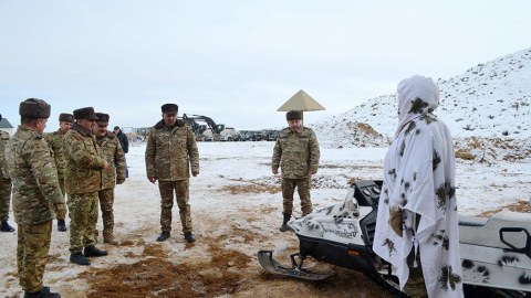 Generallar Laçındakı döyüş mövqelərində - FOTOLAR