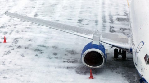 Moskvanın hava limanlarında uçuşlar ləğv edildi