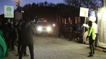 Sülhməramlıların daha 3 maşını Xankəndi istiqamətinə keçdi