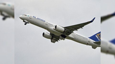 Frankfurtdan Astanaya uçan təyyarə Bakıya məcburi eniş etdi