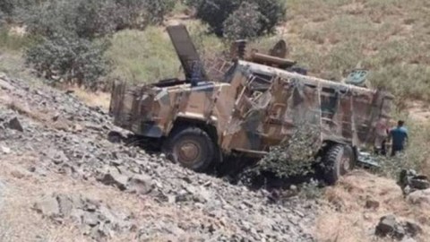 Türkiyədə hərbçilər qəzaya düşdü: Ölənlər və yaralılar var