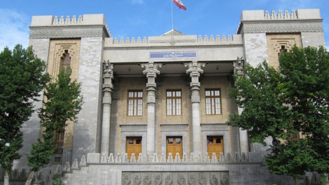 İran Fransaya nota verdi 