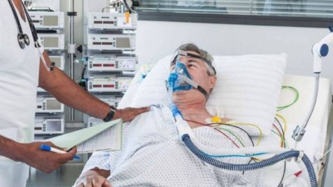 Bakıda hospitaldan oksigen aparatı OĞURLANDI