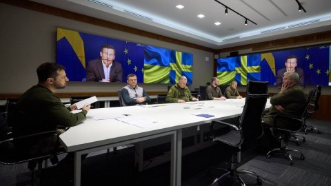 Zelenski İsveçin Baş nazirilə müzakirə apardı
