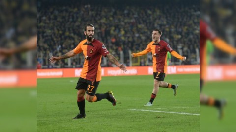 “Fənərbağça” öz meydanında “Qalatasaray”a uduzdu