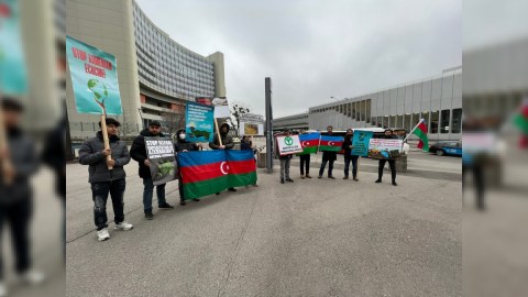 Diaspor fəalları BMT-nin önündə erməni ekoterroruna etiraz edib