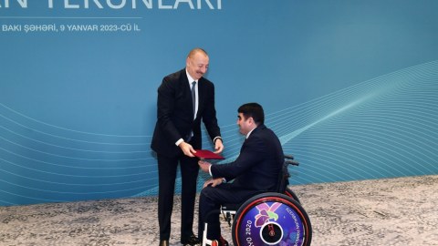 Prezident idmançılara mənzil verdi - ADLAR