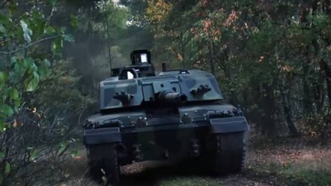 Britaniya Ukraynaya tank verilməsini müzakirə edir 