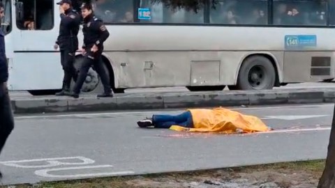Bakıda avtobus məktəblini vurub öldürdü - VİDEO