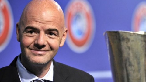 FIFA prezidenti dindirildi - Şok ittihamlar