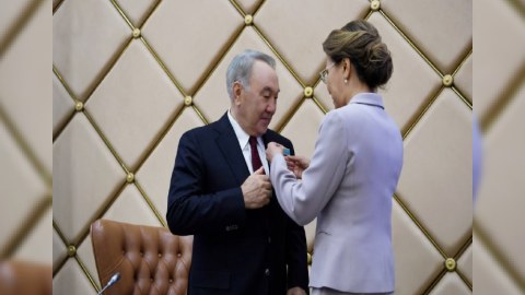 Nazarbayev fəxri addan məhrum edildi