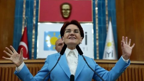 Meral Akşener xəstəxanaya yerləşdirildi