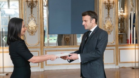 Leyla Abdullayeva etimadnaməsini Makrona təqdim etdi - FOTO