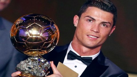 Ronaldo “Qızıl top”unu SATDI