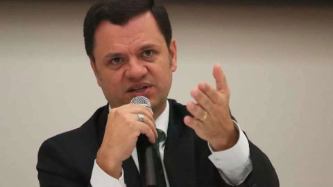 ABŞ-dan qayıdan sabiq nazir həbs olundu