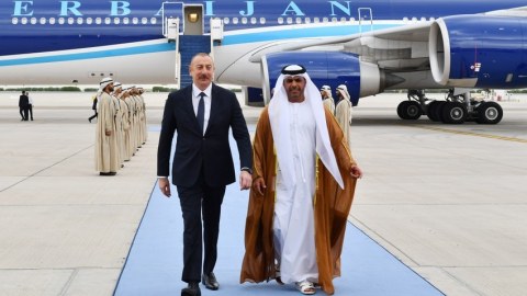Prezident Birləşmiş Ərəb Əmirliklərinə getdi - FOTO