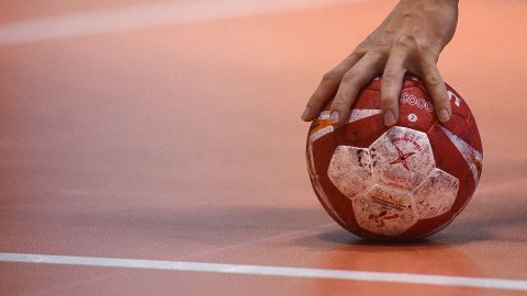 Bakıdakı oyunda Britaniya rəqibini məğlub etdi
