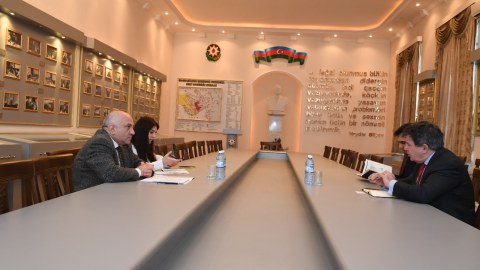 Dövlət Komitəsində britaniyalı professorla görüş olub