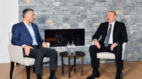 İlham Əliyev “Signify” şirkətinin baş icraçı direktoru ilə görüşdü - YENİLƏNİB
