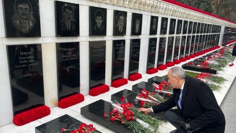 Mərakeş səfiri Şəhidlər xiyabanını ziyarət edib