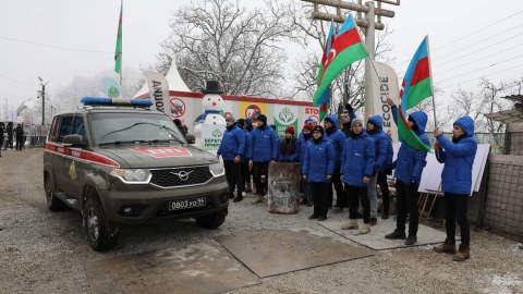 Sülhməramlıların daha iki maşını aksiya ərazisindən keçdi