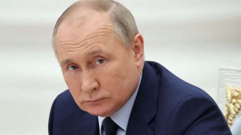 Putin Pavlovu vəzifəsindən azad etdi