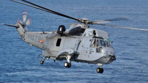 Britaniya Ukraynaya helikopter verdi - VİDEO
