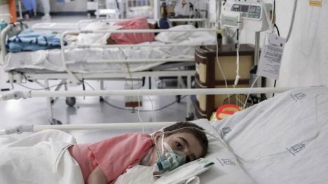 İranda 40 şagird dəm qazından zəhərlənib - FOTO