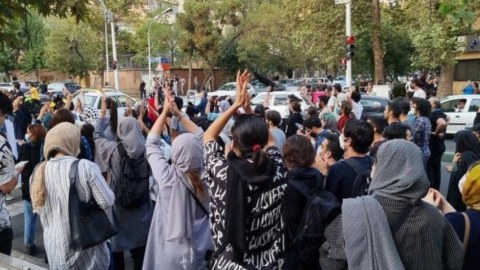 İranda üç qadın jurnalist saxlanıldı