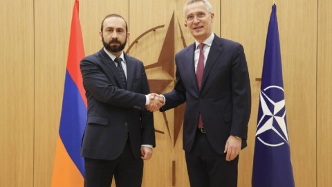 Mirzoyan Stoltenberqlə Laçın yolundan danışdı