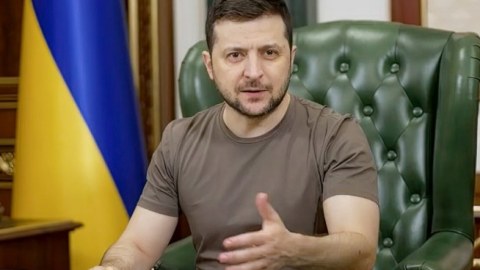 Zelenskidən məmur və deputatlara QADAĞA