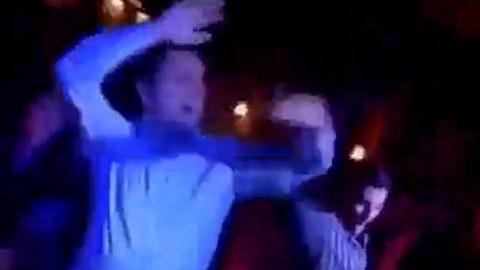 Erməni spiker gecə klubunda - Qalmaqallı görüntülər yayıldı