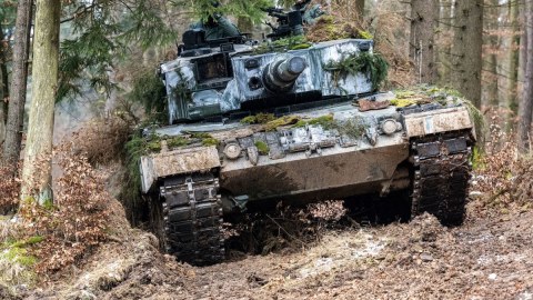 Daha bir ölkə Ukraynaya tank göndərəcək