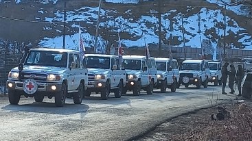 Dünən Laçın yolundan neçə maşın keçib?