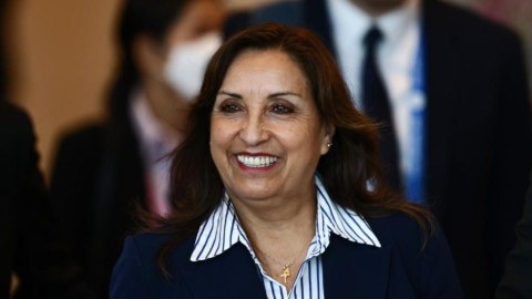 Qalmaqallı prezident istefa verəcəyini açıqladı