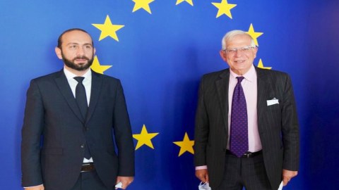 Mirzoyan Borrellə Laçın yolunu müzakirə etdi 