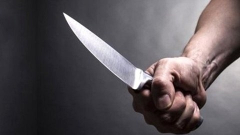 Bıçaqla insanlara hücum etdi - Ölən və yaralılar var